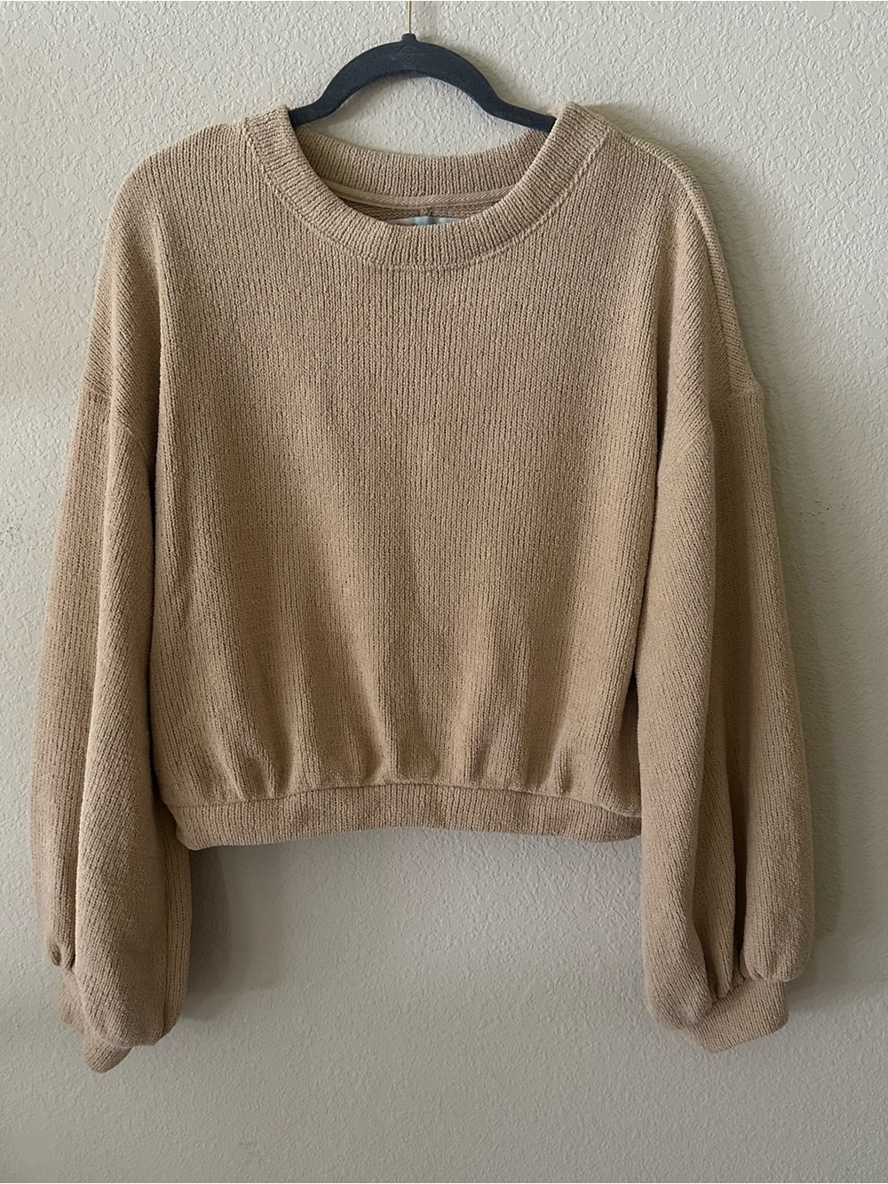 Free People Beach Relaxed Crewneck Cropped Sweater in Beige size Small